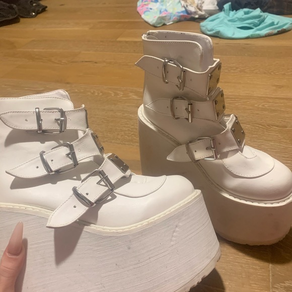 white trinity boots - Picture 2 of 3